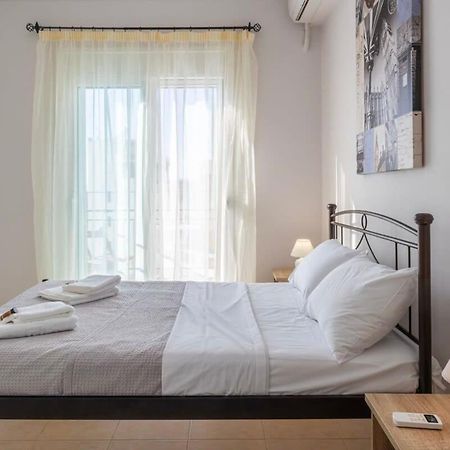 Comfy Central Square Gem With Balcony Lejlighed Kalamata Eksteriør billede