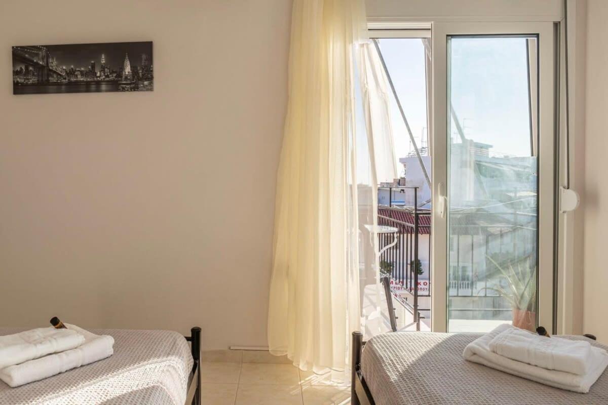 Comfy Central Square Gem With Balcony Lejlighed Kalamata Eksteriør billede